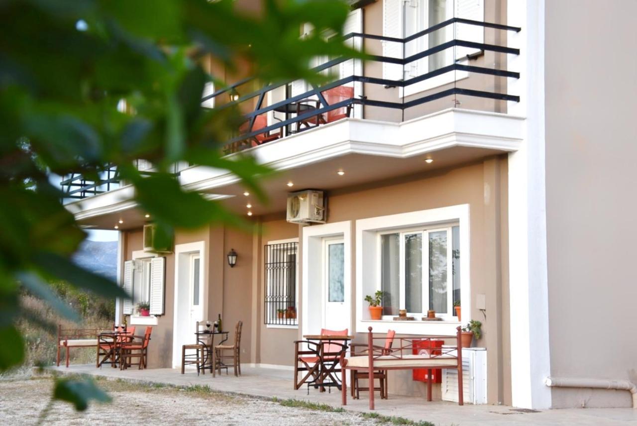 Anemomylos Apartments Lixouri Eksteriør billede